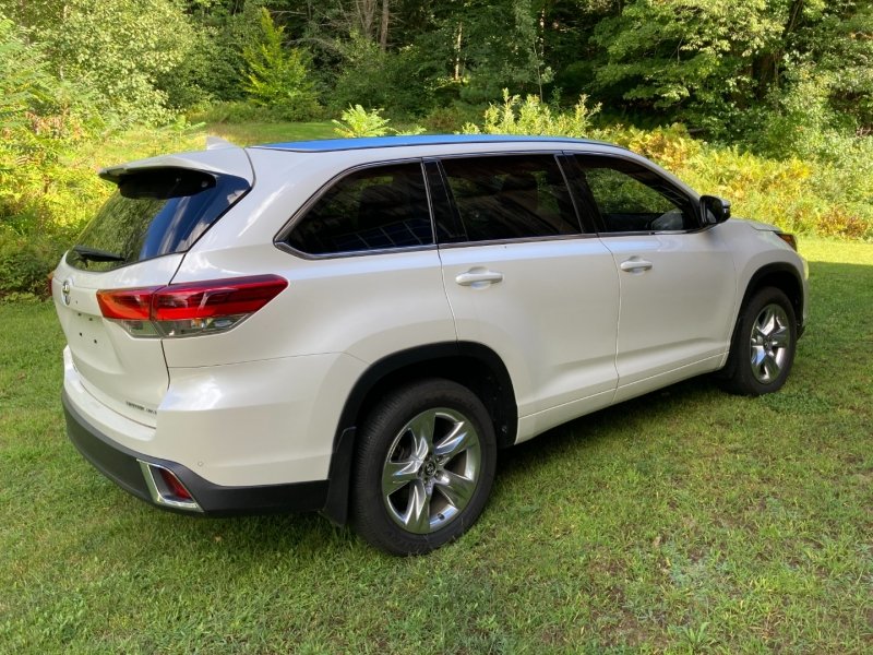 cars_gem's tweet photo. Superb 2018 Toyota Highlander for sale at Gem Classic Cars in New Hampshire: https://t.co/qfa9pklhCA

#carsforsale #cars #toyotasale #deal #SUV https://t.co/pZHkFNtfwF