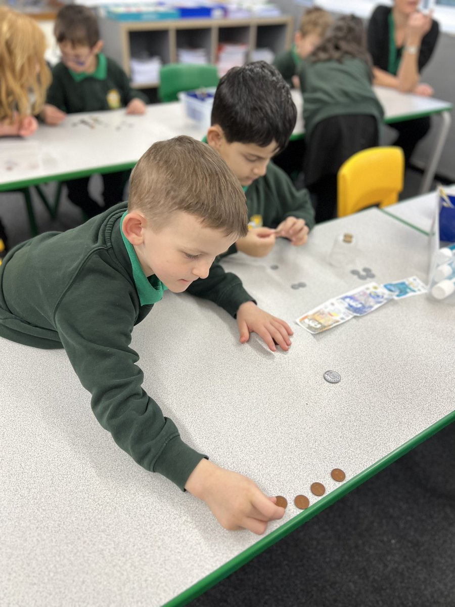 Wye_WPA's tweet image. We were counting money today in maths! #WatersideMaths 💰