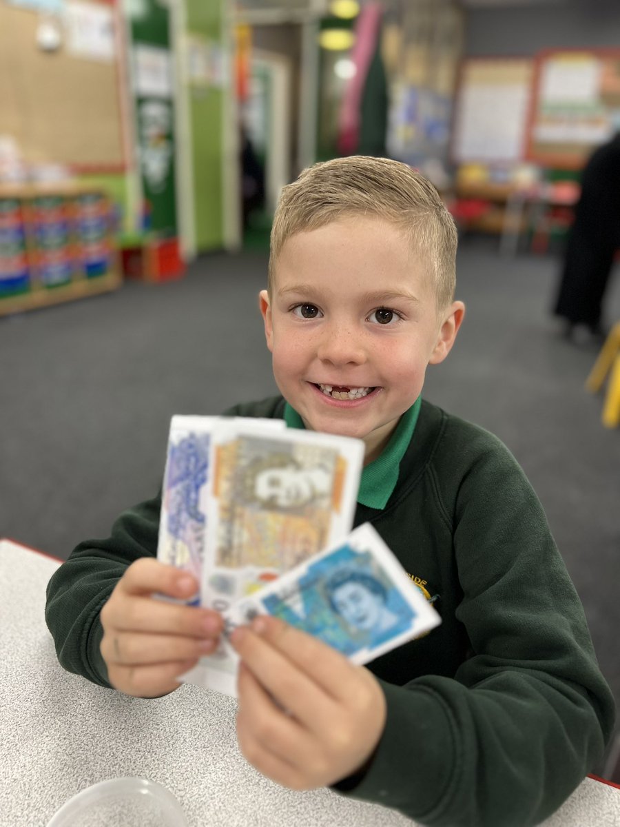 Wye_WPA's tweet image. We were counting money today in maths! #WatersideMaths 💰