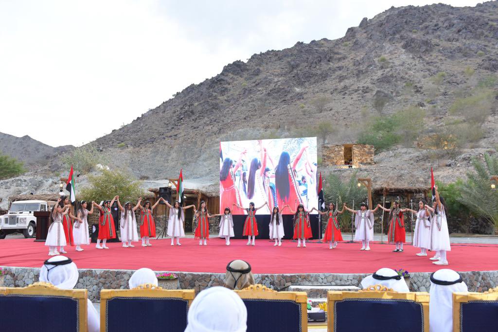 NationalDaySHJ's tweet photo. عروض، فقرات فنية، ورقصات وهدايا. ما هذه إلا لمحات بسيطة من احتفالات عيد الاتحاد في وادي الحلو! https://t.co/66H8hBR03E