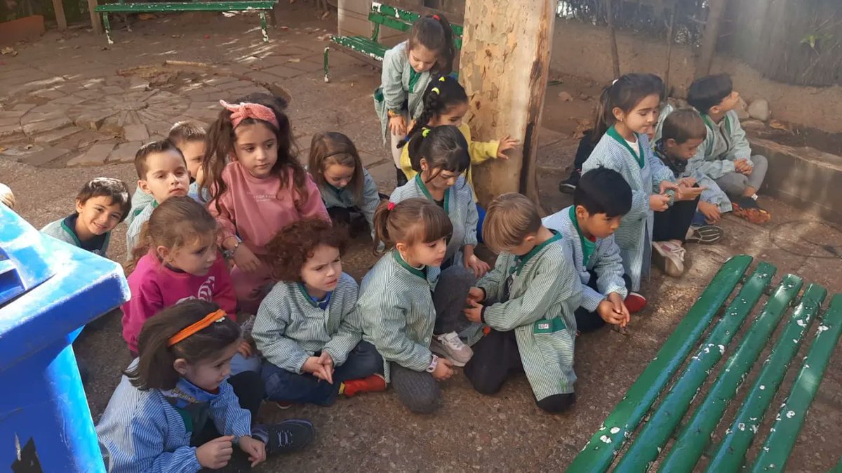 FEPSantRamon's tweet photo. Avui el #superavi ha tornat per a posar a punt l'hort de cara a l'hivern. Els de p5 s'encarreguen de mantenir-lo ben a punt #EscolesSostenibles @escolesXESC @ecofep @eco_FEP @premsa_sostenible @premsa_sost @esenred21 https://t.co/Io3qfOoa4W