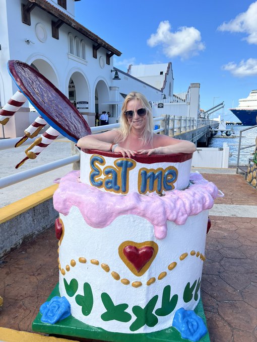 seems appropriate&hellip; 😋 who wants a taste? https://t.co/cRv4uuImrp<a href="/tag/bartender"class="tags"><span>#bartender</span></a>