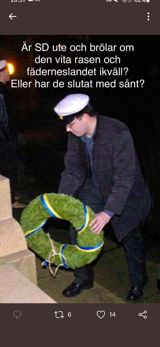 hundklippare's tweet image. 2022-11-30
Är SD ute och brölar om den vita rasen och fäderneslandet ikväll?