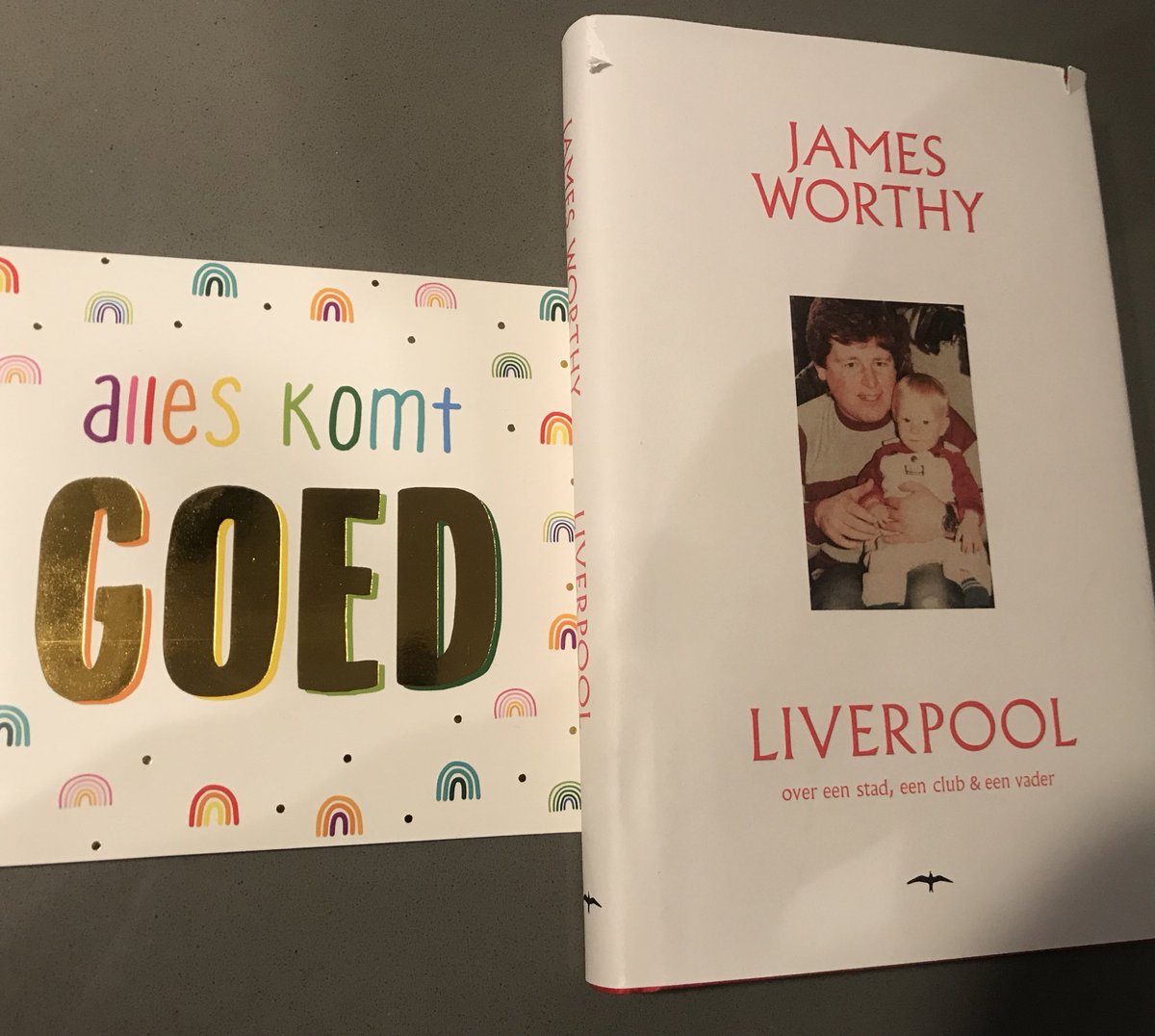 timkerssens's tweet photo. @JamesWorthy 

Wow, wat een boek! Ik sla zojuist het boek dicht, en zie dan opeens wat voor “boekenlegger” ik heb gebruikt…! Je “dad” zou echt trots zijn geweest op dit boek! #YNWA https://t.co/LBwd5D91Dg