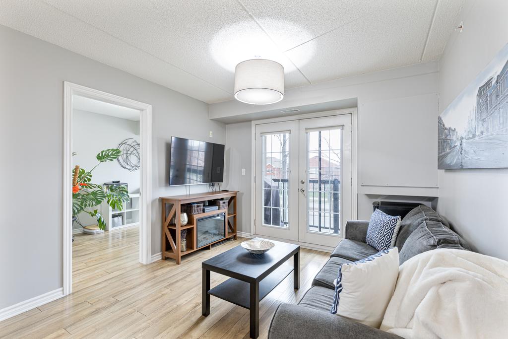 TheHanlonTeam's tweet image. Just listed in #milton perfect for #downsizer #investment #firstimehombebuyer. Over 700 Sq Ft. 
online.flippingbook.com/view/166035623/