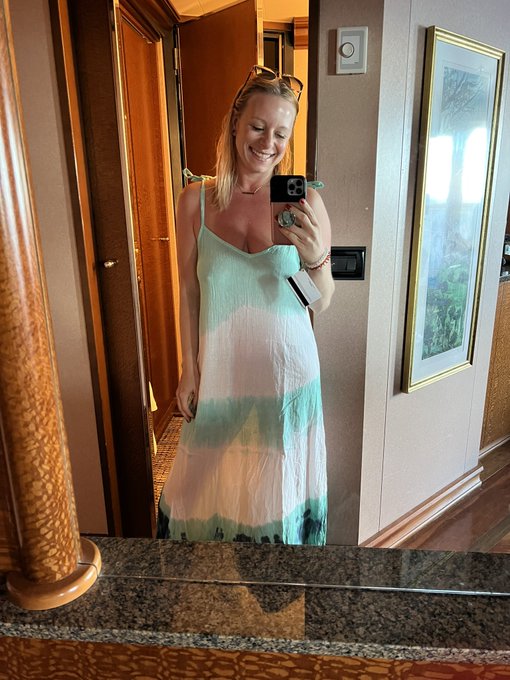 spent the day in my favorite color&hellip;TEAL 🌟 https://t.co/OTbSM8zmwa<a href="/tag/pantyhosetoes"class="tags"><span>#pantyhosetoes</span></a><a href="/tag/cammingtoday"class="tags"><span>#cammingtoday</span></a><a href="/tag/pantyhosefriend"class="tags"><span>#pantyhosefriend</span></a>