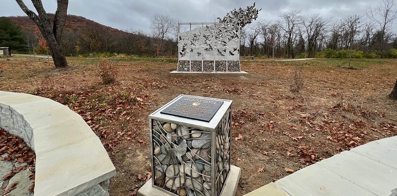 OHStateParks's tweet photo. New Sculpture Takes Flight at Great Seal State Park’s COVID-19 Pandemic Memorial Grove 
“After the Storm” memorializes first responders and victims of pandemic in Ohio.
https://t.co/pLM4Y2lmOC
 #OhioStateParks #art #sculpture #GreatSeal 
#InThisTogetherOhio https://t.co/EmrCPYNRJN