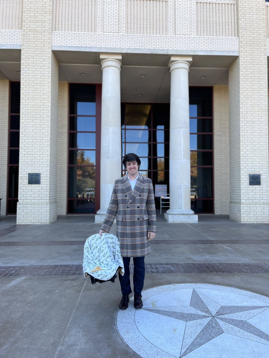 austinrfranco's tweet photo. Baby’s first trial 🏛 https://t.co/olxdukBcNH