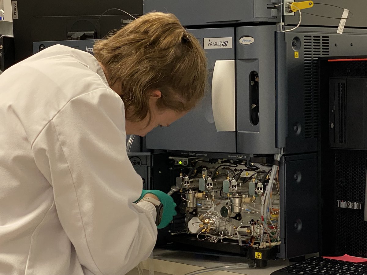 Alphalyse's tweet photo. How do you answer questions about increasingly diverse and complex samples?
 
Lately, we have been busy setting up a new Waters Acquity HPLC to supplement our MS analysis for

✔️characterizing drug substance variants
✔️ studying accelerated stability and forced degradation

#HPLC https://t.co/aiem4foG9T