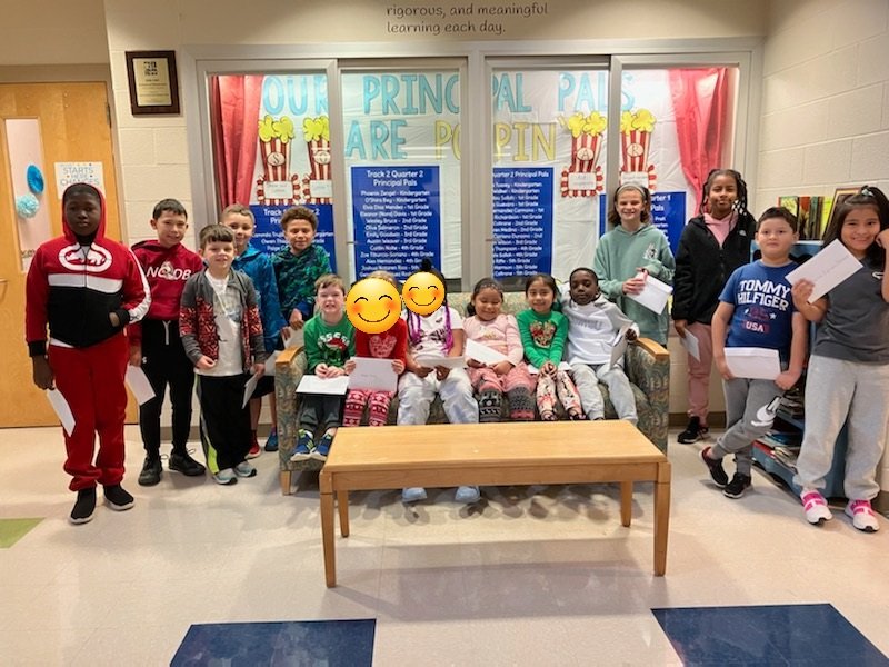 Track 3 students SOARing through quarter 2 by showing self-control, operating safely, acting responsibly, and respecting self and others. Thank you for being leaders!👏❤️💙