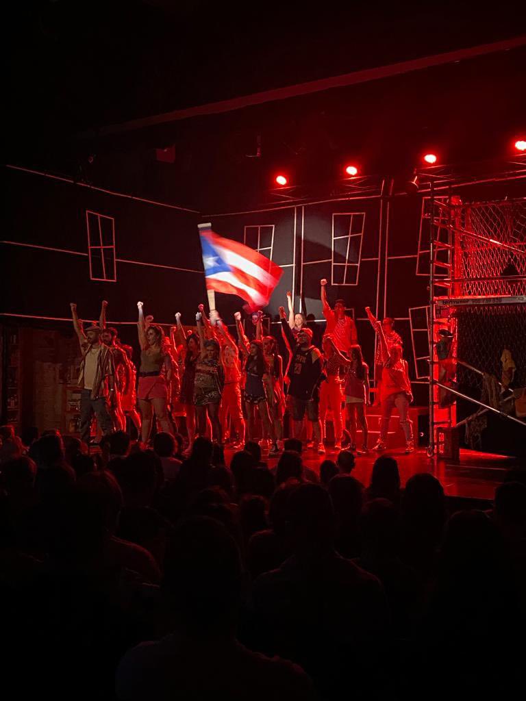 ZumZumTeatre's tweet photo. El darrer cap de setmana es va estrenar EL MEU BARRI, un espectacle musical de la Cia Magraners a Escena. 
Amb la direcció de Ramon Molins i escenografia de Joan Pena. 

Ens encanta acompanyar projectes com aquest a #Magraners 

Propera funció: 4/12 - 19h. https://t.co/VY01Eh7FAg