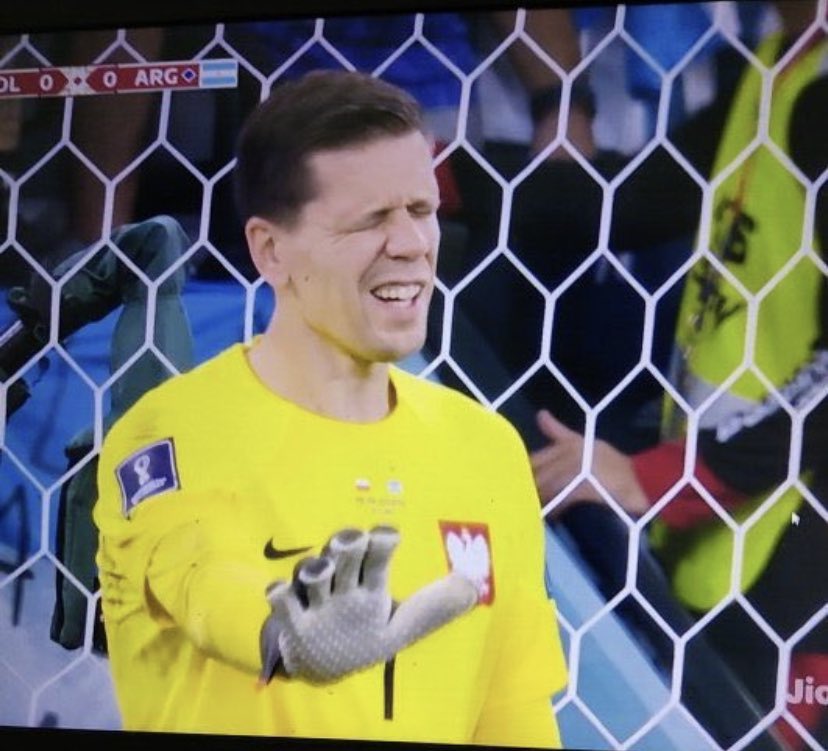 TrollFootball's tweet photo. "Relax guys, it's just Pessi." https://t.co/fvgCIahyQB