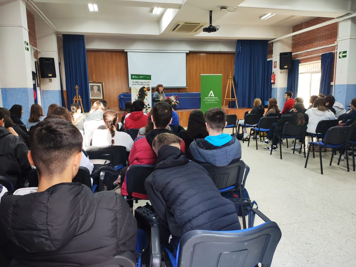 IAJuventud's tweet photo. El responsable del IAJ en Granada, @JLBombardino, ha estado hoy junto al alumnado del @IESFranciscoAya en un taller sobre prevención del #SIDA y las #ITS.
También ha acompañado a la Asociación #ADANER en el Día Internacional contra los Trastornos de la Conducta Alimentaria. https://t.co/uund0VBtLF
