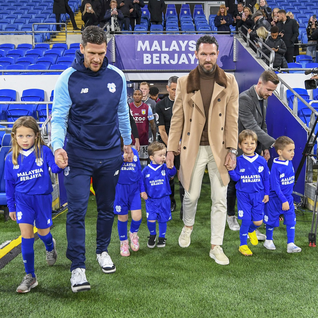 💙💜

Thank you, <a href="/CardiffCityFC/">Cardiff City FC</a> &amp; <a href="/AVFCOfficial/">Aston Villa</a>! 👏

#PW7Foundation