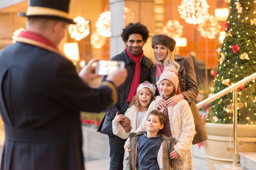 Experience the magic of Christmas in London! 🎄