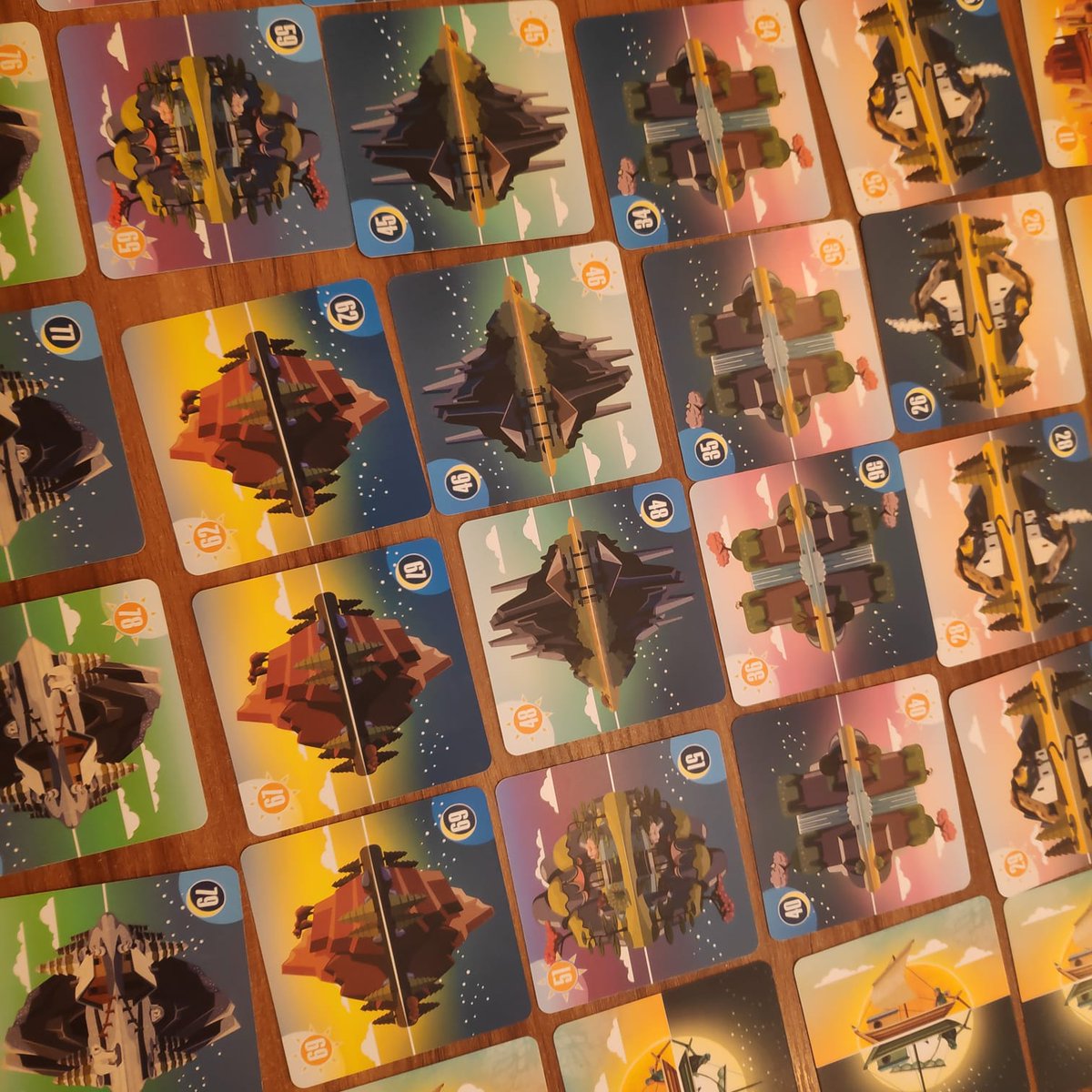 “Cal cercar el bon equilibri en el moviment i no pas en la quietud." (Bruce Lee)
🎲 Avui juguem a: TRANQUILIDAD (<a href="/MalditoGamesES/">Maldito Games</a>)
👪 1 a 5 jugadors.
🧩 Gestió de cartes.
⏱️ 20 min.
🚀 A partir de 8 anys.
Pes. 1,37.
BGG. 1.799.

#PleDeRol #PleDeRolElMasnou #jocsderol #JocsdeTaula