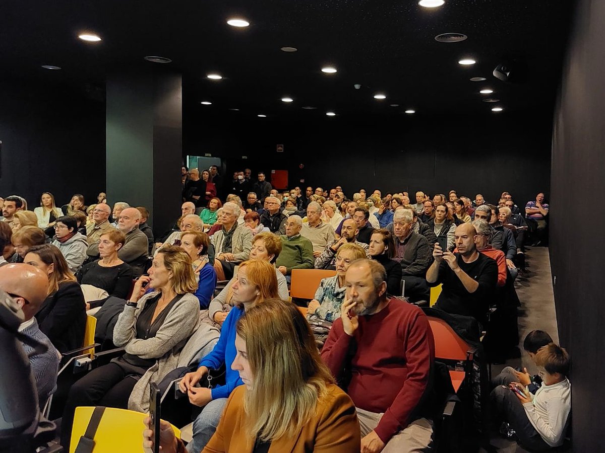 💬 Albert Robert: "Som el partit que defensarà només els interessos dels lloretencs i les lloretenques, els seus projectes i les solucions als seus problemes"

#TotsperLloret #FetsperLloret