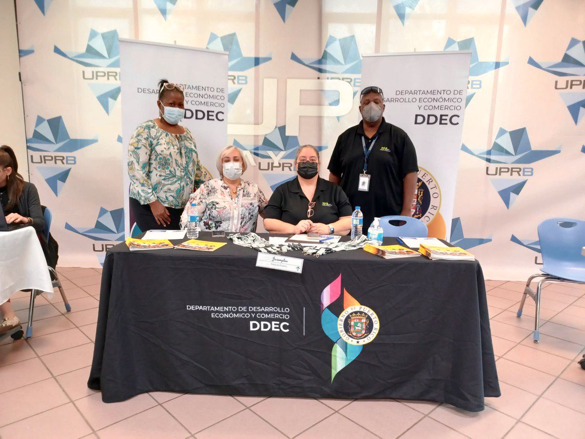 Por primera vez, el Programa de Desarrollo de la Juventud (PDJ) celebra su iniciativa “JuvEmpleo Llega a TI” una feria de empleo en las universidades donde más de 35 compañías participaron hoy en la <a href="/UPRBayamon/">UPRBayamon</a>. ¡Joven este es tú momento! 

#JuventudEsDesarrollo