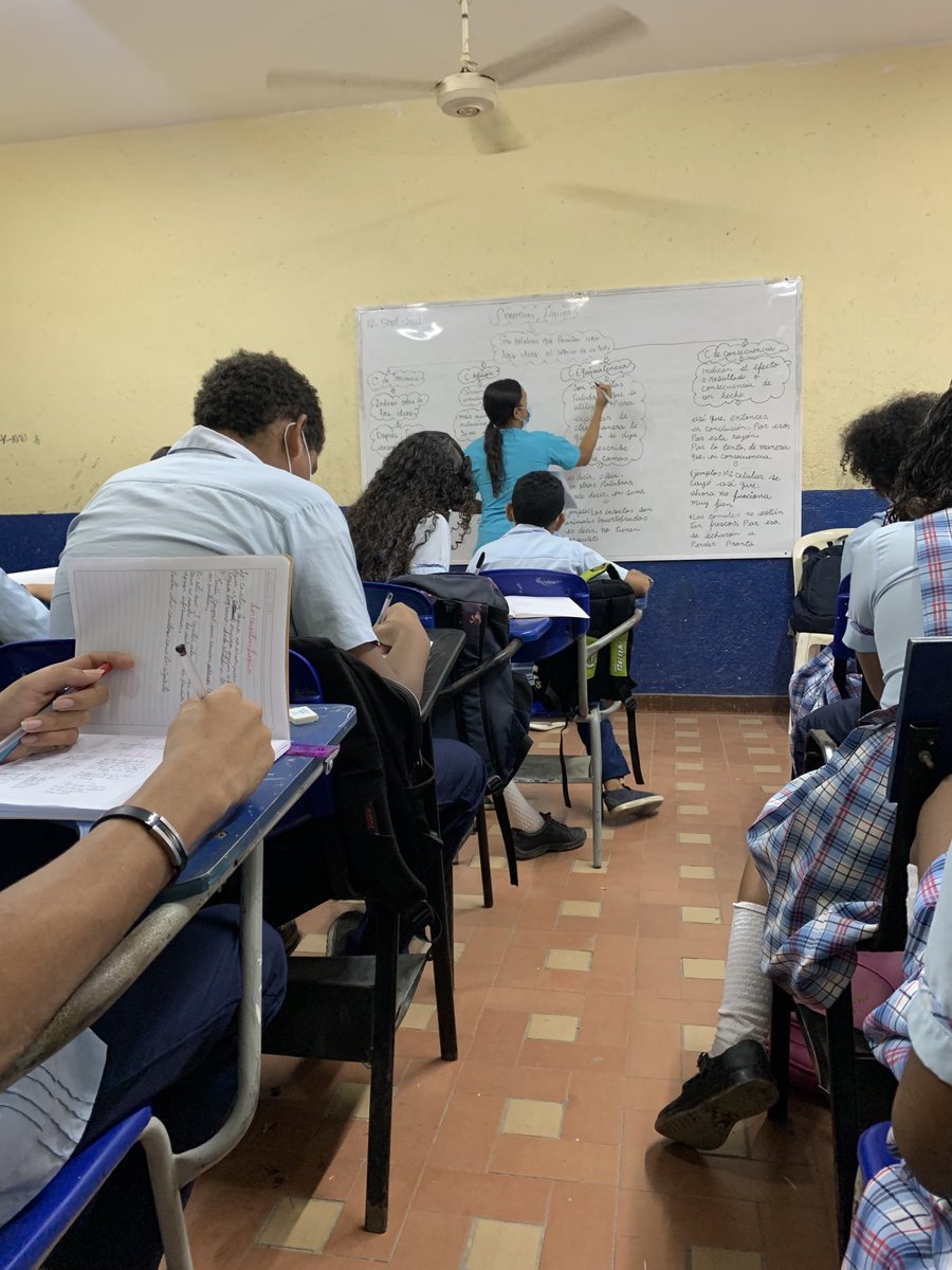 sirenamiranda96's tweet photo. #TransformoMipracticaCuando Mis estudiantes son los principales protagonistas de esta gran historia de aprendizaje y yo, la facilitadora de su conocimiento 📚 ⁦@Krem_sinning⁩ ⁦@DhTejeda⁩  ⁦@Unimagdalena⁩ ⁦@CreoUnimag⁩ https://t.co/gRtrclnUUb