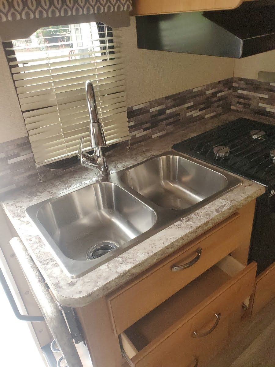 We love installing new fixtures just as much as you like getting them! Let us revamp your kitchen at affordable prices today! 😄
☎️To make an appointment, call us at 650-589-4855

#tuesday #TuesdayTip #remodeling #remodeledhome #kitchen #kitchendesign #hardworkpaysoffs  #plumbing