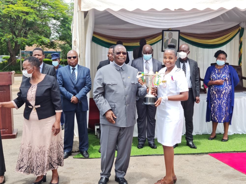 fiyondo's tweet photo. 576 nurses graduate from Sally Mugabe central hospital. Of those nurses, 82 midwives, 433 are registered general nurses,  23 are operating theatre nurses, 16 are intensive care and coronary care nurses, 22 are advanced diploma neonatal intensive care and Paediatric nursing https://t.co/ULCp3ogFQJ