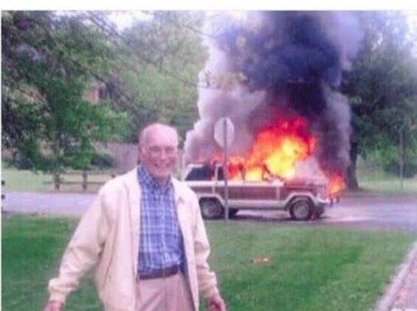 hsupdatehs's tweet image. Sedzia na meczu z Argentyna srednio co 5 minut  udajacy ze jakis Argentynczyk nie zajebal polsce po raz 20 #Polska #MundialQatar2022