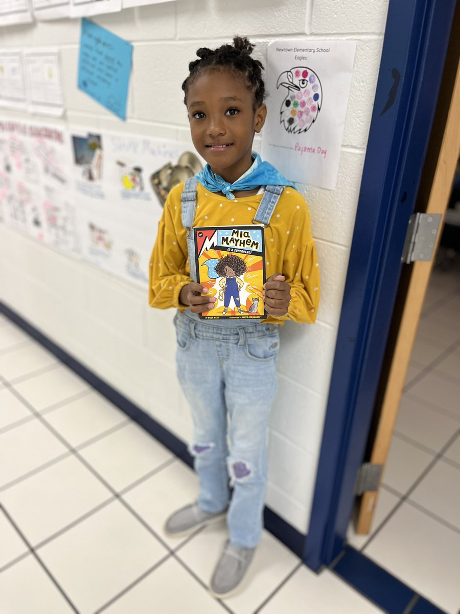 CoachLizWill's tweet photo. Book character day @Newtown_E @taylor_ebone @MikelleWilliam5 @JulieHawkes05 https://t.co/OpPSFg2yUp