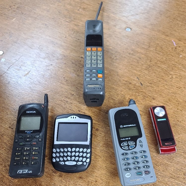 BGCStory's tweet image. THANKS to US Cellular for letting our kids participate in a STEM activity learning how cell phone reception is increased on game days! They enjoyed the pizza and the tour of the Hilton Coliseum! 🍕📱
#thankyou #stemactivitiesforkids #bgcstory #hiltoncoliseum #UScellular