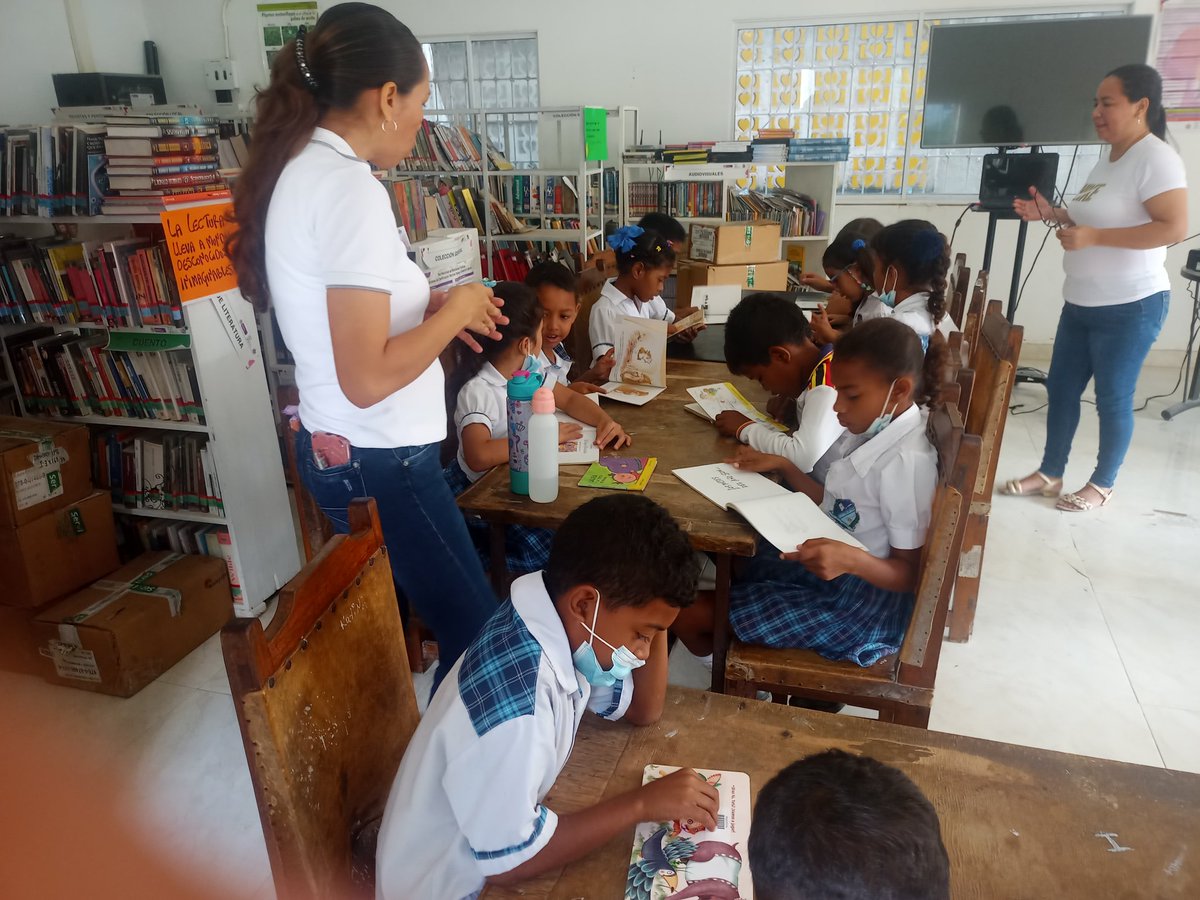 KatAltahona2's tweet photo. #TransformoMiPracticaCuando
El trabajo del maestro no consiste tanto en enseñar todo lo aprendible, sino producir en el alumno amor y estima por el conocimiento.
@CreoUnimag @Unimagdalena
@MelfyDiaz @wiliamcabeza @LilianaSimanca8 @Juliethvarela07 @Melypa_98 @JirleidysL https://t.co/q5fDC0tdGr
