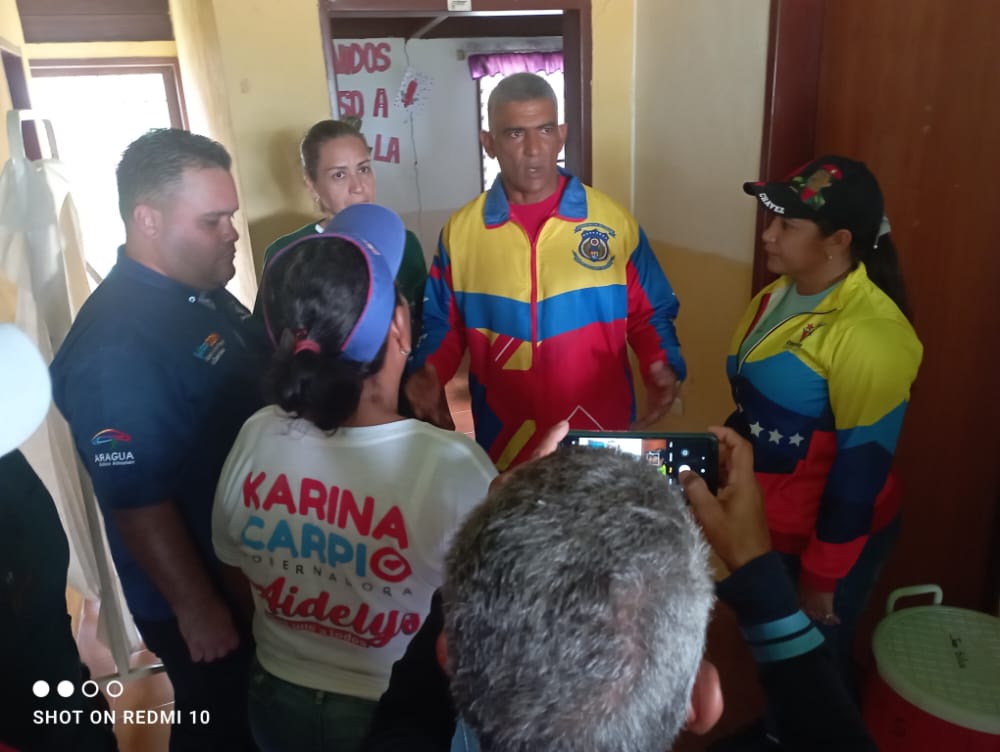 AIDELYSOYON's tweet photo. Nos fuimos a la comunidad Pan de Azúcar parroquia las Peñita a una jornada médico social en el marco de los 102 aniversario de la Aviación Militar Bolivariana éstos logros son gracias a la revolución al partido @PartidoPSUV @PsuvAragua_ofic y @NicolasMaduro 
@Soykarinacarpio 🚩🚩 https://t.co/qAVNoaHLKi