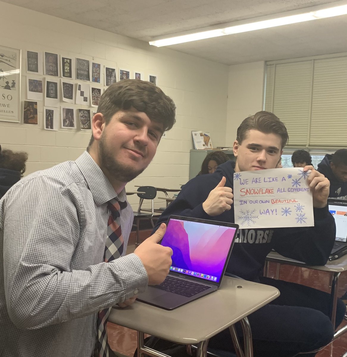 CathSchoolsDOB's tweet photo. We love #positivesignwednesday at @NDFFLD! 💙💛 @Diobpt @BptSup @NDFprincipal #PositiveVibes https://t.co/eg5L0OSgxQ