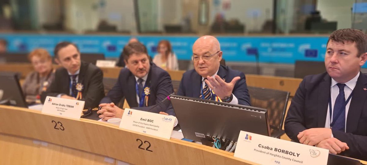 Emil_Boc's tweet photo. Bruxelles: Meeting with 🇳🇱 The Nederlands’ delegation at the European Committee of the Regions @EU_CoR regarding Romania’s access to Schengen 🇷🇴🇪🇺 #EuropeanUnion #EUCoR 

We presented several arguments for #Romania entering #Schengen, as the following: https://t.co/O4lnOciqY8
