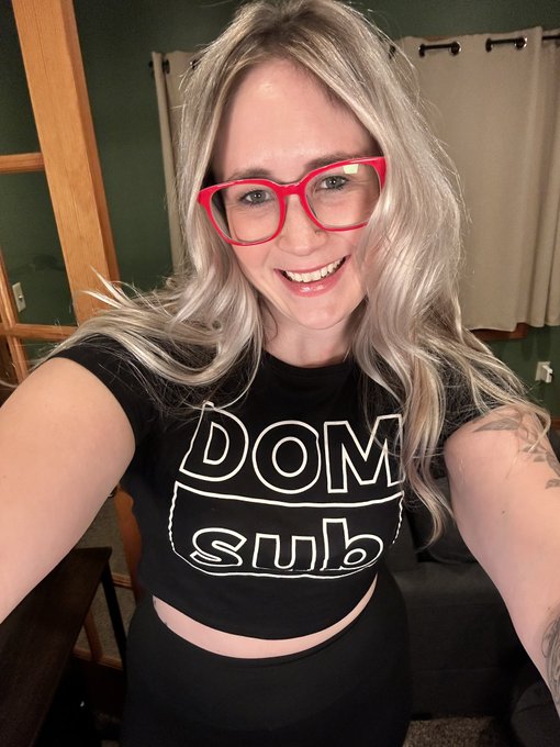 Happy Hump Day  We Live on Twitch&hellip;Come say hi  Link⬇️ https://t.co/wqGHV8xDJn