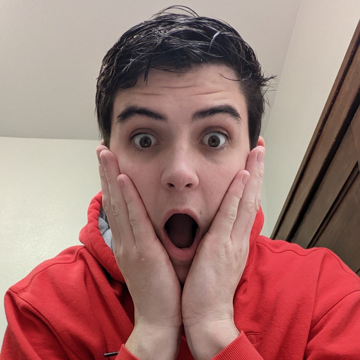 landon_deboer's tweet photo. Shaved πͺ and ready for our Home Alone themed @USDCoyoteNews Red Report!π΄ Tune in tonight for some laughs! #Liveat5 #TheRedReport https://t.co/pMj3I7RMMR