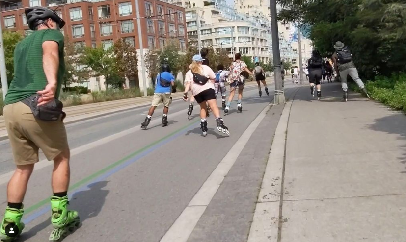 CanadaBladers's tweet photo. #torontobladers #bladersday 2021 heading to #ontariosquare
#toronto #torontoinline #inlineskating #rollerblading #goskate #freeskating #skate #fridaynightskate #fns https://t.co/OYlwlfRiQy