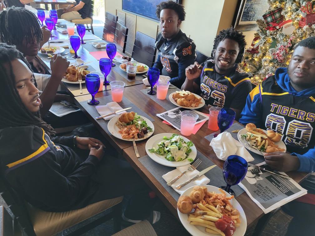 We repping boynton at the All Star Luncheon🔥🍾 <a href="/jarious_smith/">Jarious Smith</a> <a href="/1Souji/">Bobby Smith jr</a> <a href="/Marcso_1k/">Marc arcelin</a>