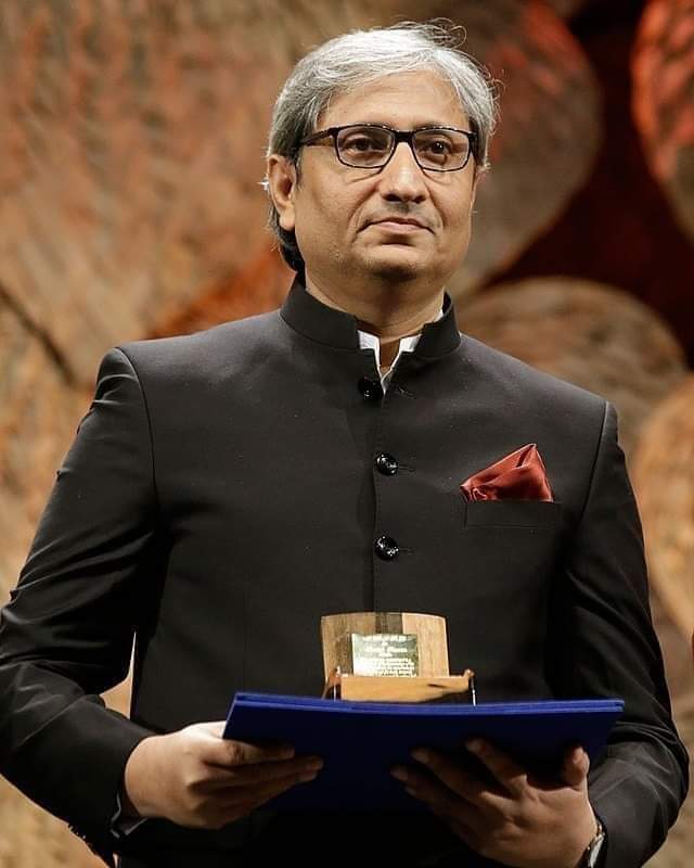 ShaikhImranHus5's tweet photo. जब लोग कहें कि दुनिया में हर चीज बिकाऊ है बस सही कीमत लगाने वाला चाहिए                                       तो                                                                      बोल देना की हमारे दौर का एक पत्रकार है Ravish Kumar जो बिकाऊ नहीं है 

@SirRavishFC @shanu_sab https://t.co/nGin4qQ6Uk