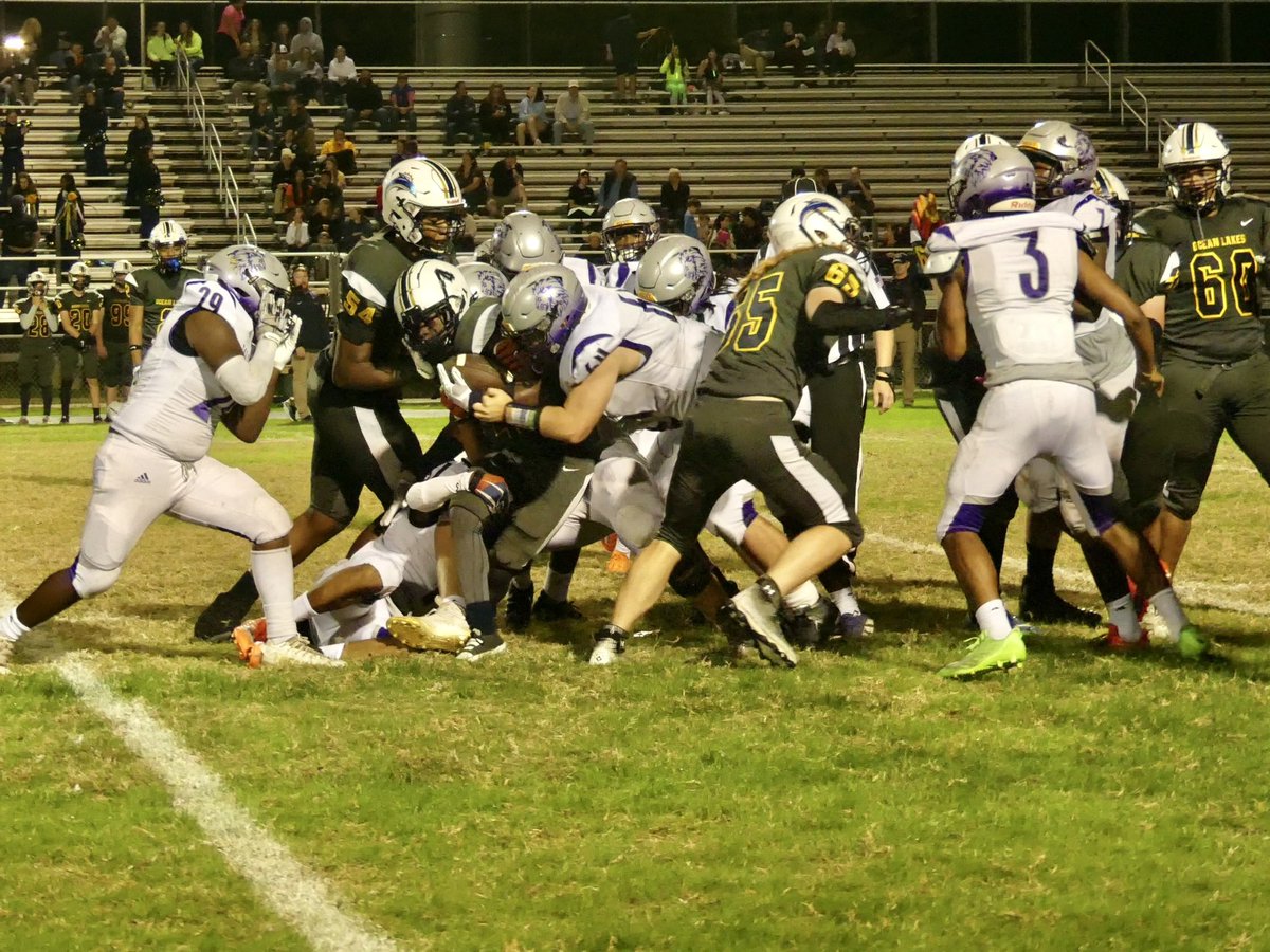 ziemba_tyler's tweet photo. Blessed to be named Defensive Player of the Year with 37 tackles, 9 TFLs, 3.5 sacks, 2 FF, 2 FR https://t.co/2OXRlwXPKG