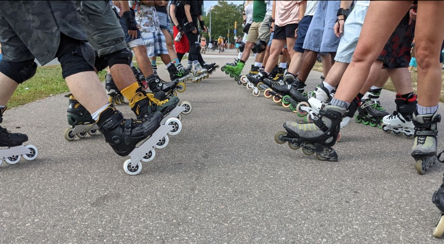 CanadaBladers's tweet photo. A #showofskates during annual the #bladersday 2021. https://t.co/wvGliirunP