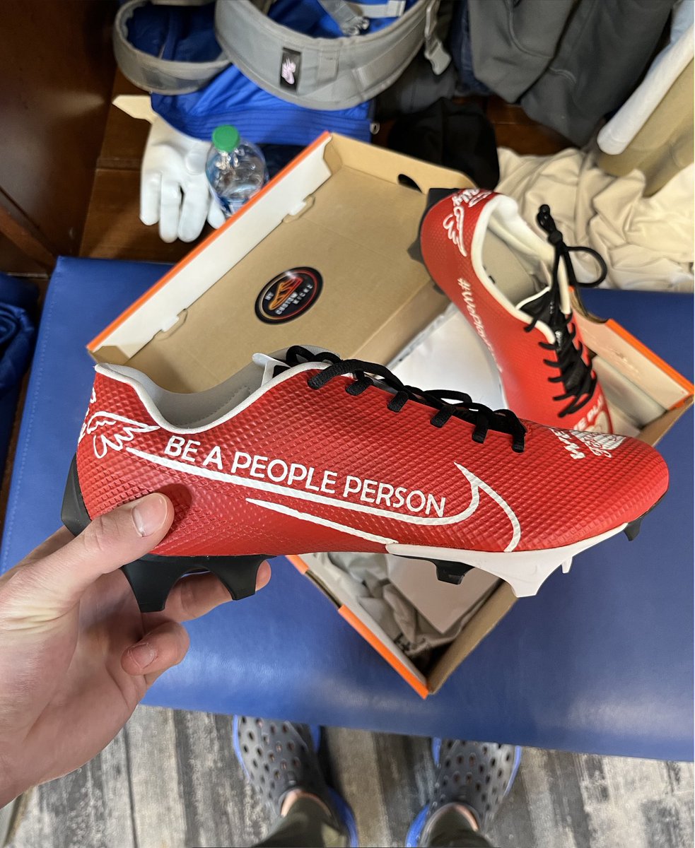 Blessed to have NFL WR <a href="/alecpierce/">Alec Pierce</a> wear these special cleats in the NFL’s #MyCauseMyCleats campaign in week 13. Thank you Alec! <a href="/Colts/">Indianapolis Colts</a> <a href="/CleveFoundation/">Cleveland Foundation</a> <a href="/GoBearcatsWSOC/">Cincinnati Women's Soccer</a> <a href="/GoBearcatsFB/">Cincinnati Football</a>