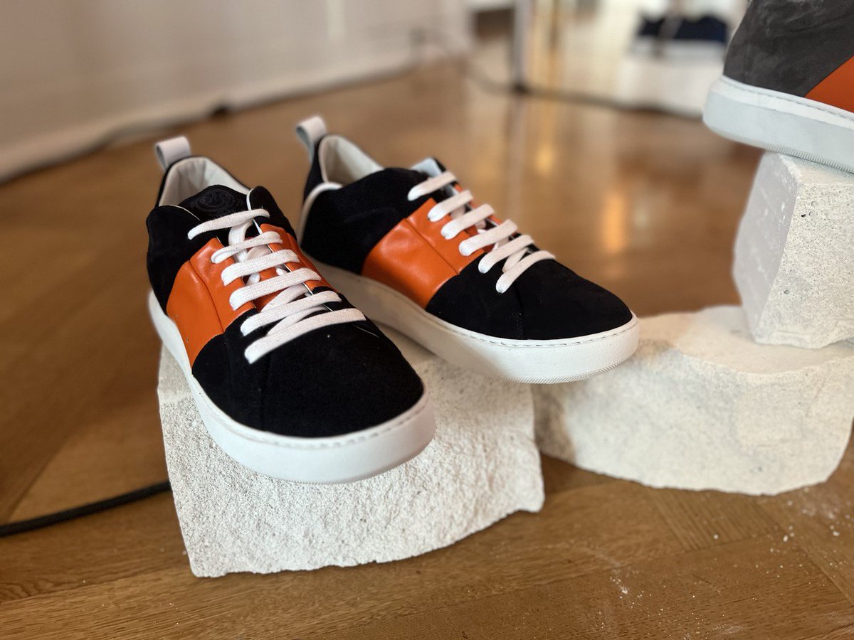 TrustSwap's tweet photo. Our NFT vertical @Swappable_NFTs has some exciting developments underway. 🤗

Like many other big brands adapting to the rise of phygital goods, Swappable and Another-1 created sneaker NFTs. 🙌

Soon, you'll be able to redeem your NFT for a physical pair of sneakers! 👟 https://t.co/lkmDM2ix01