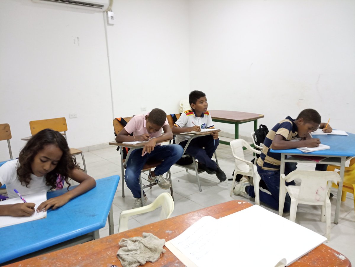 luancaji10's tweet photo. Aplicar, Educar y disciplinar. Son la base primordial del desarrollo competitivo a nivel de aprendizaje, para formar niños con capacidad de aprendizaje claro para un mejor futuro.
#TransformoMiPracticaCuandoMiExperienciaEsInvestigacion https://t.co/WaAXEQRfEi