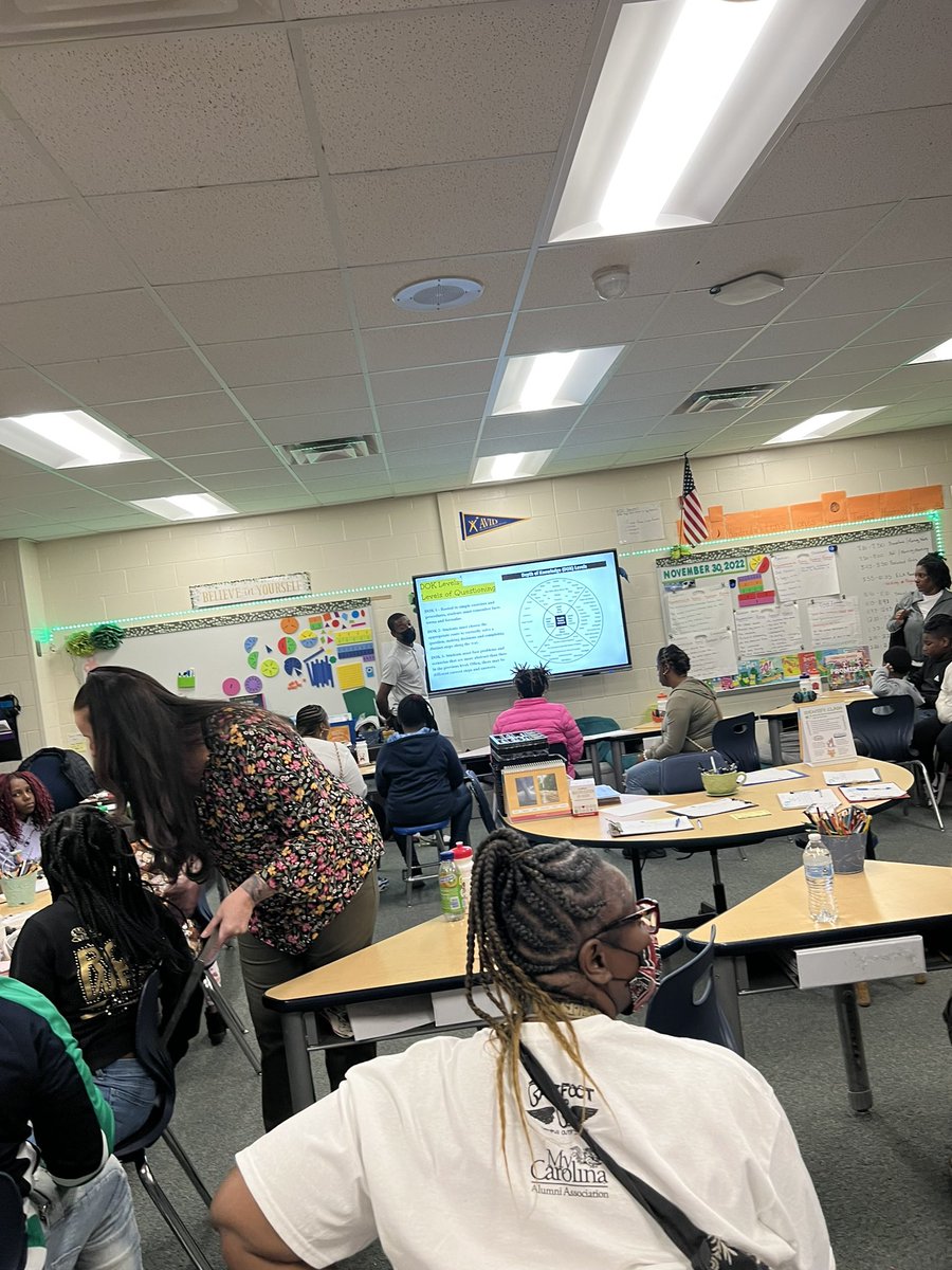 Literacy night was AWESOME! @Killian_STEAM <a href="/franklinscsu/">Stacey Franklin</a> <a href="/marlena_council/">Marlena Council</a> <a href="/MEvans_KES/">Michelle Evans</a>