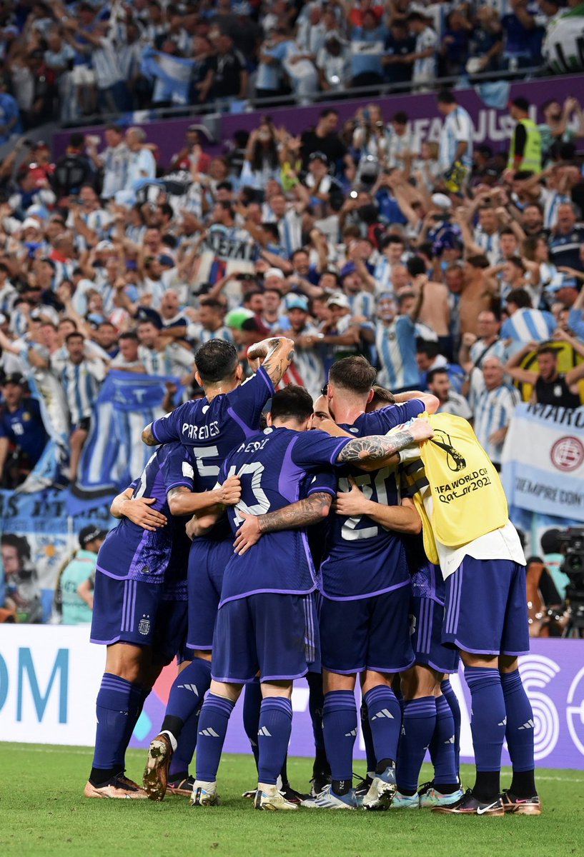 WeAreMessi's tweet photo. T E A M 💜 https://t.co/CwRFgh4wEp