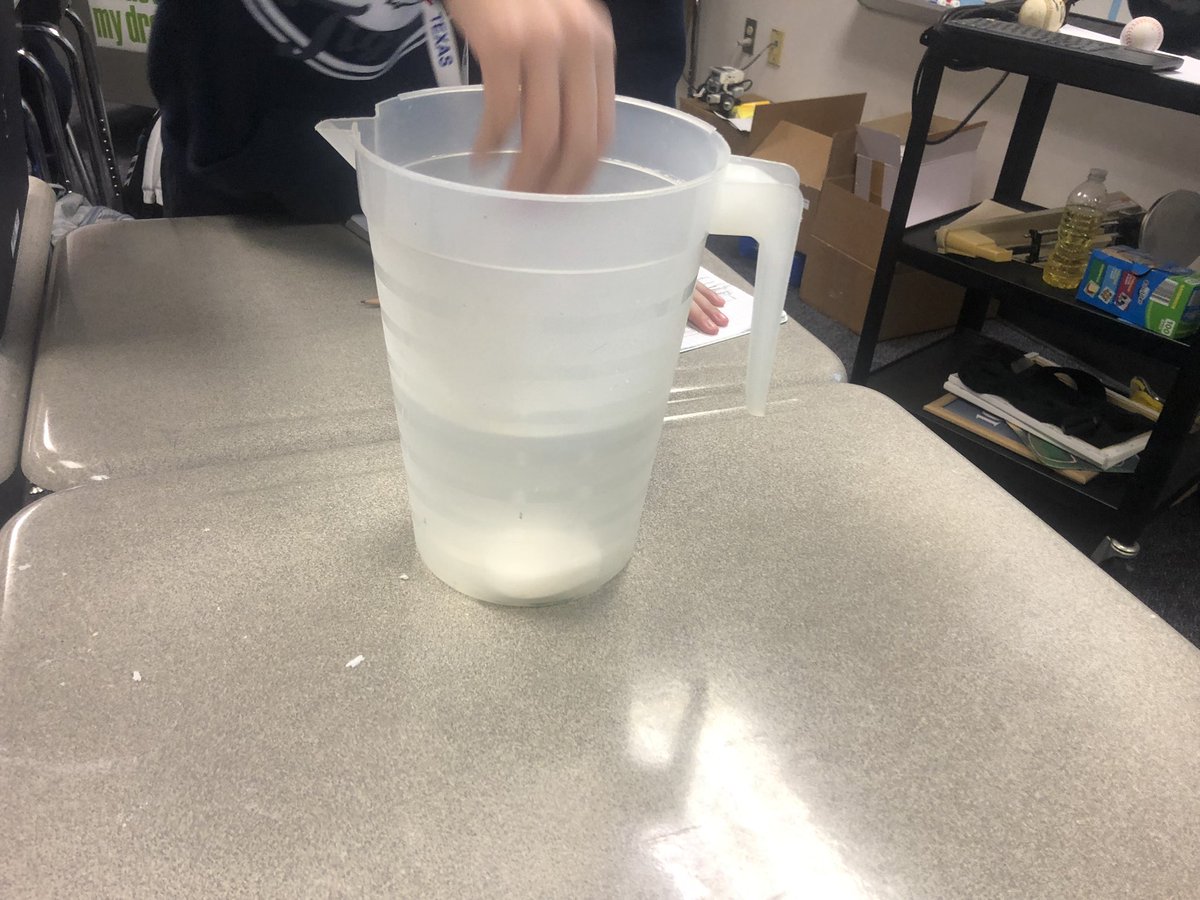MrJoseSanabria1's tweet photo. #FallPBL #HowDense #SinksOrFloat finding which soap is the least dense without using measuring tools. Applying the learning #CriticalThinking #Collaboration #Communication #Creativity https://t.co/TQ0sbBgshh