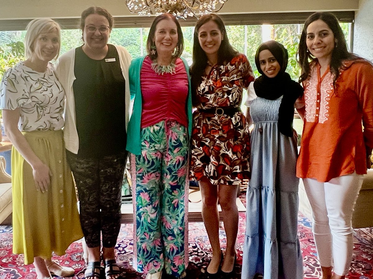 Meeting w amazing #pharmacists in South Africa for #antibiotic stewardship 2trained ⁦<a href="/OSUWexMed/">The Ohio State University Wexner Medical Center</a>⁩ and r now national leaders👍👏🏻😊