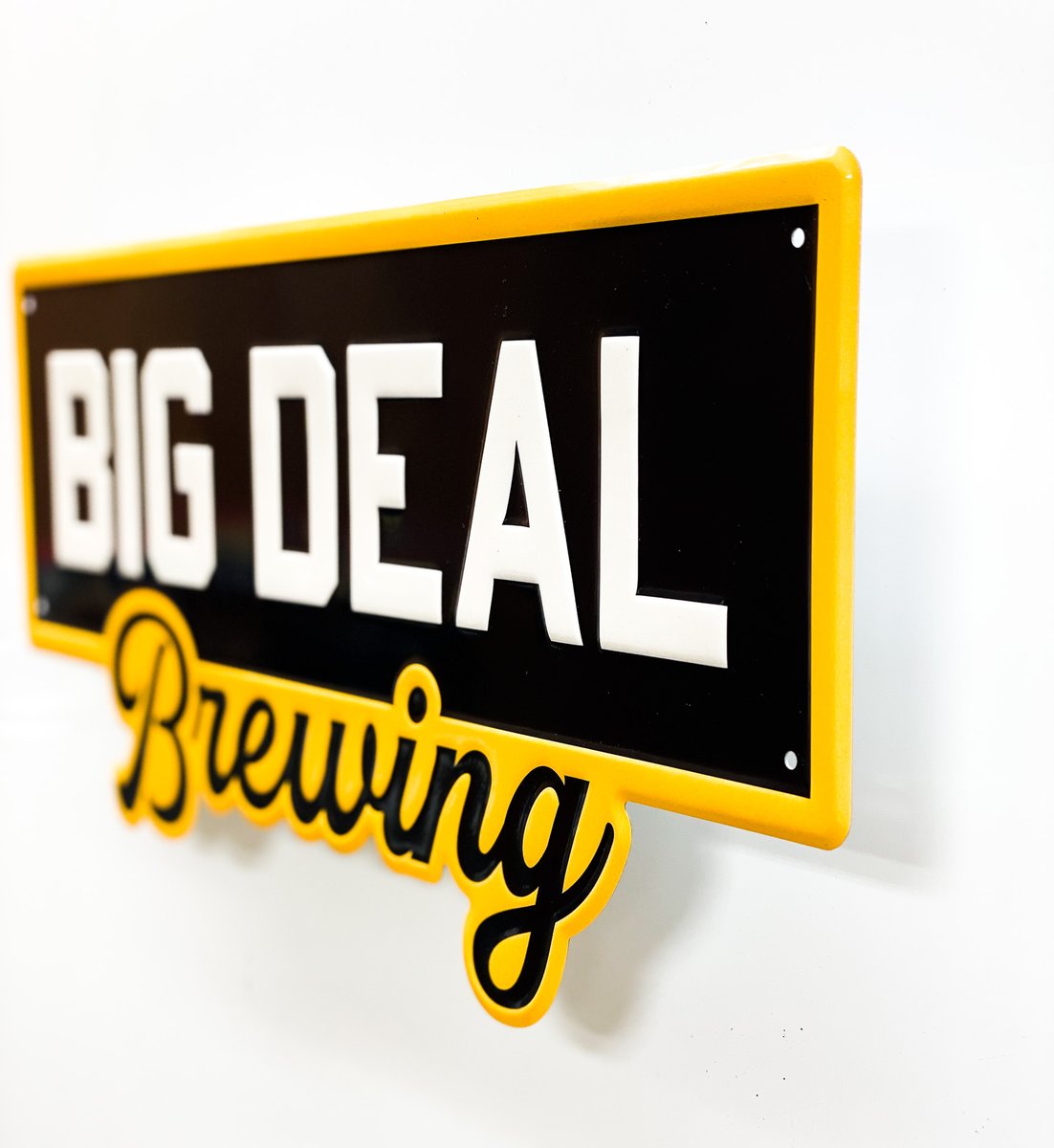 SciotoSignCo's tweet image. Check out these #bigdealbrewing tackers! 

#tintacker #beersign #brandedmerchandise #promotionalproducts #metalsigns #embossedsign #sciotosigns #barstoolsports