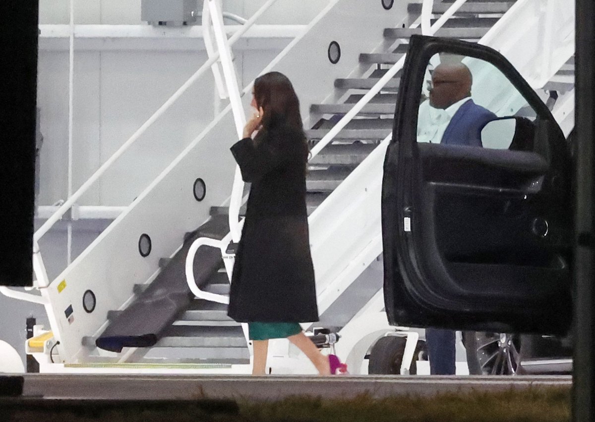 MMBR Mídias on Twitter "Meghan Markle no Aeroporto Internacional de