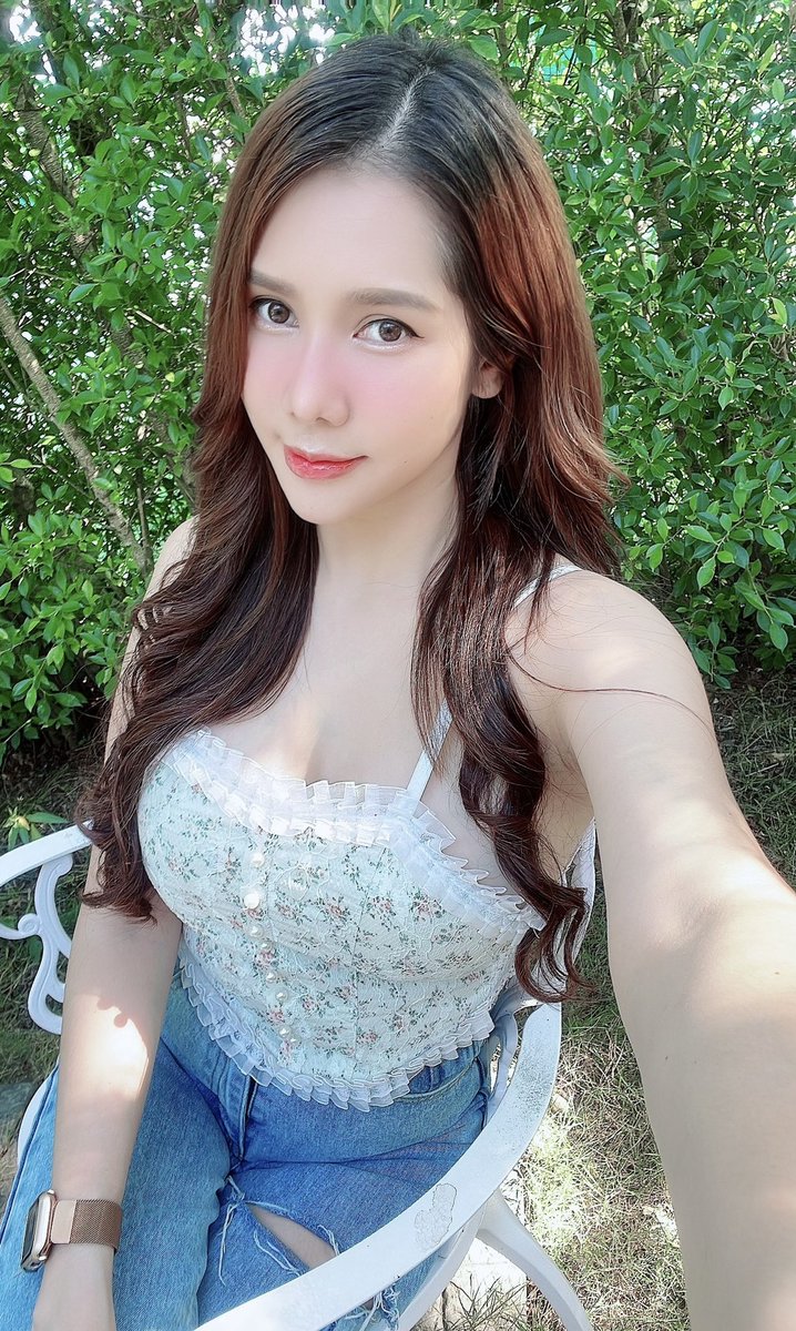 mei_nf's tweet photo. Hello December 🤍 https://t.co/WA6sSC1nQp