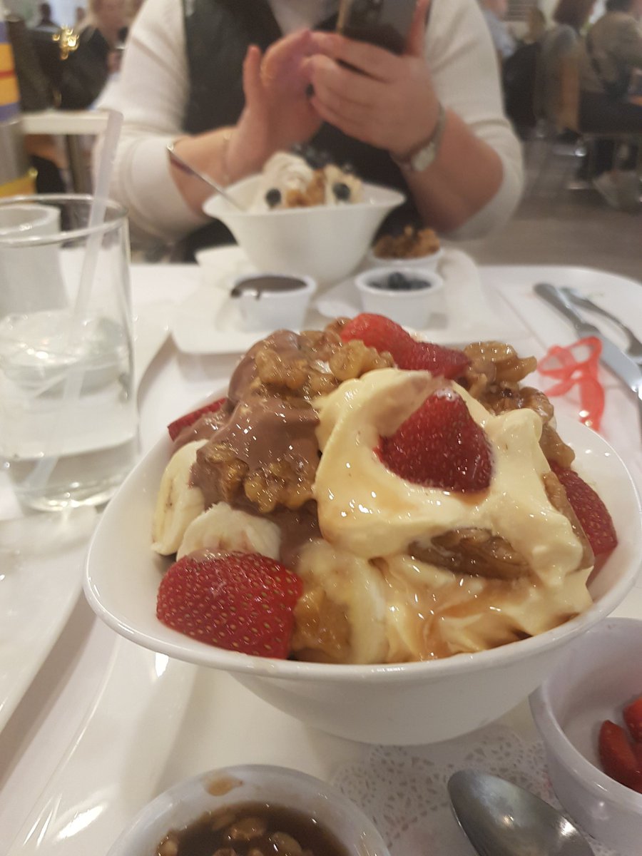 scorelog's tweet image. Now thats porn food Marie